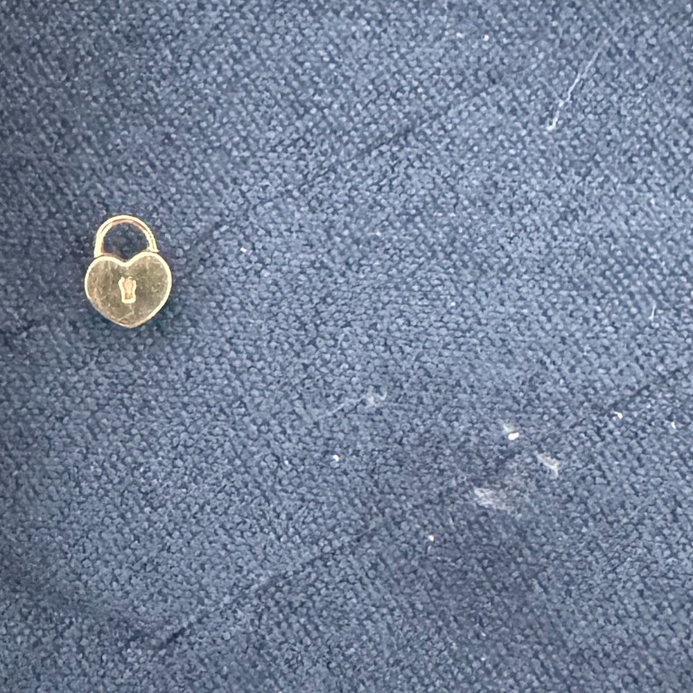 14k Gold Heart Padlock Charm earring - Picture 3 of 5